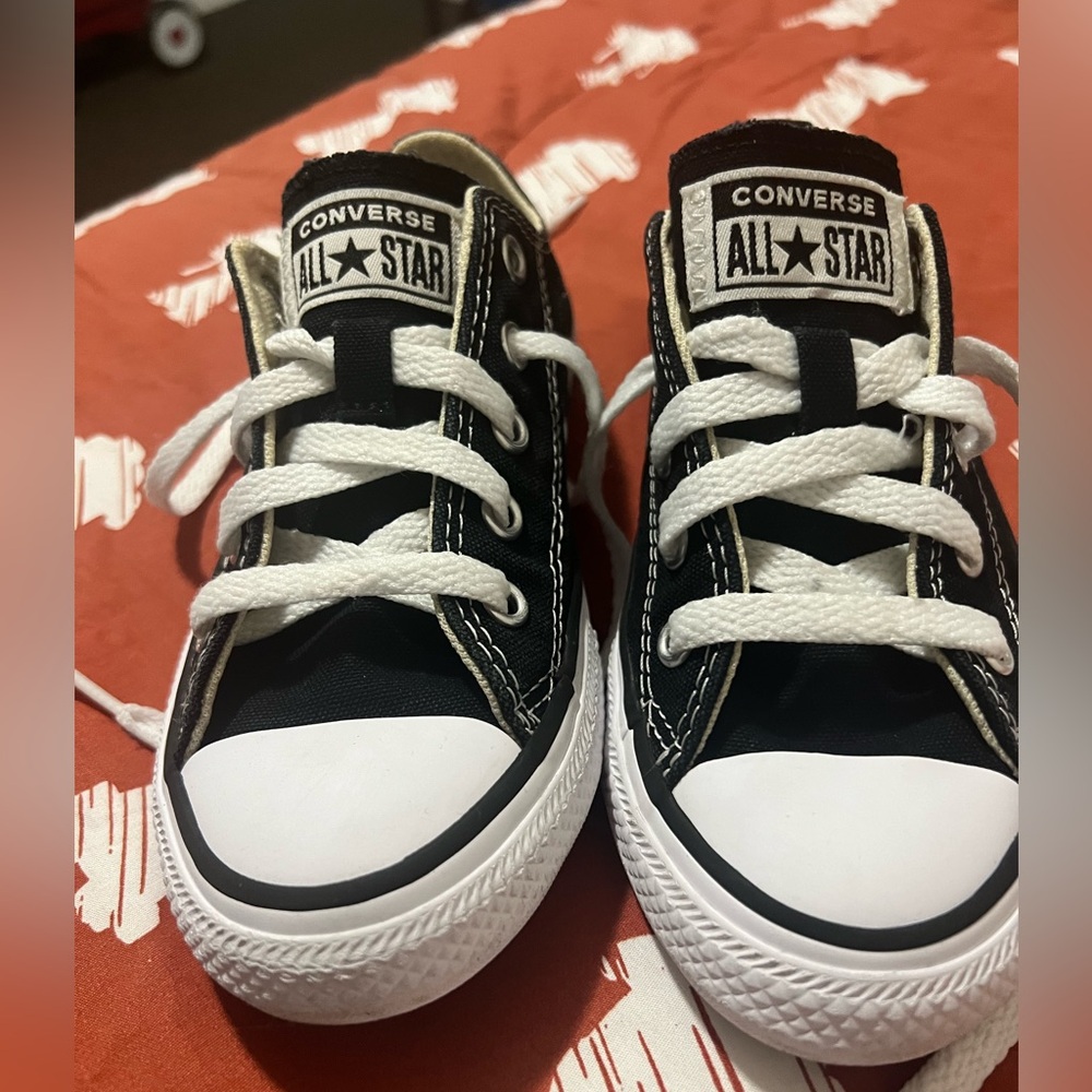 Boys converse